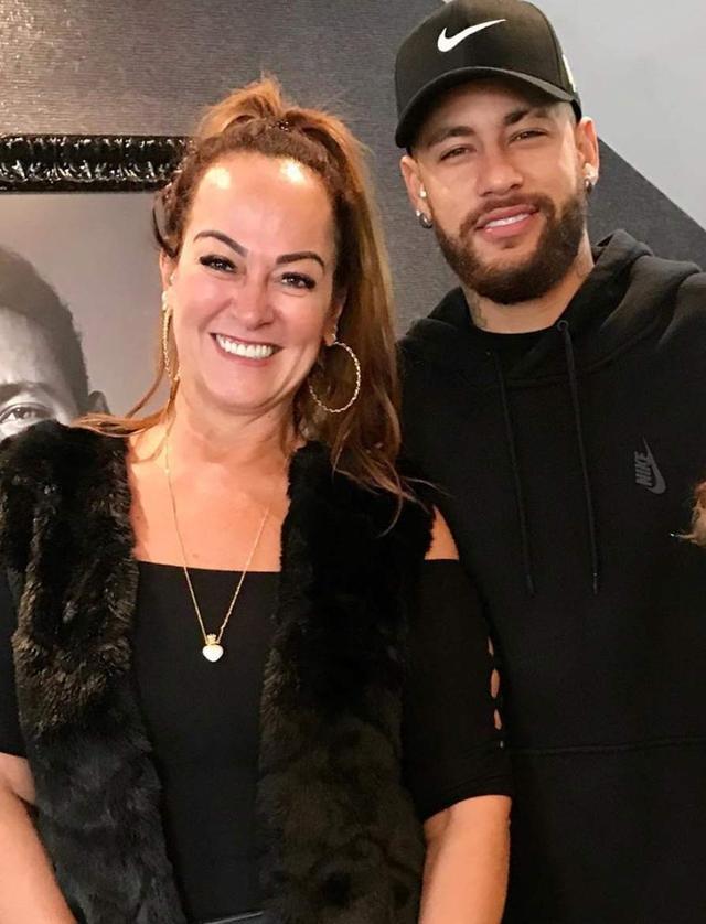 是真爱吗？内马尔52岁老妈体重200斤，22岁男友是男模！