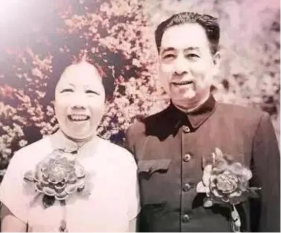 周恩来身居高位，却朴素如民，去饭店吃饭，也就点这么几道便宜菜