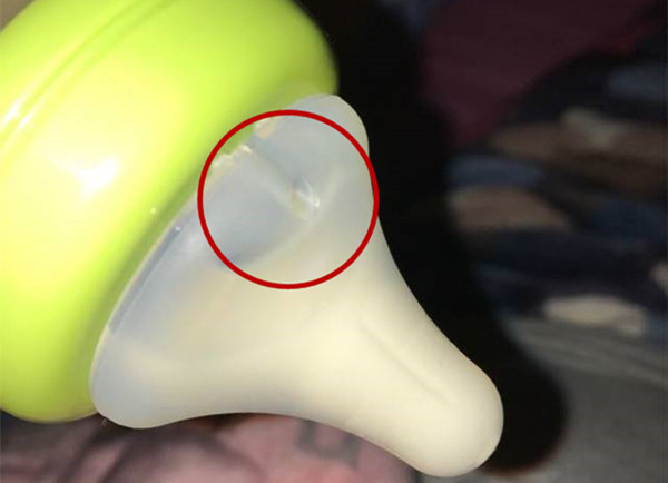 给宝宝冲奶粉时总是有泡沫，可能是这4个原因，宝妈需要了解