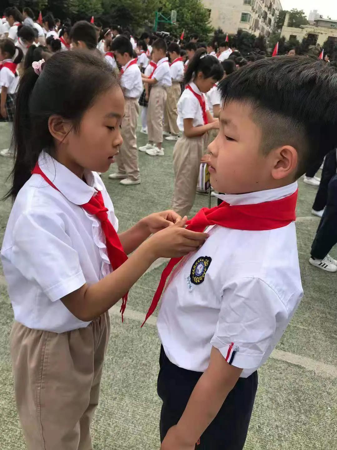 沐浴在党的阳光下幸福成长,沐浴在党的阳光下