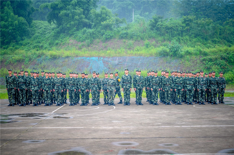 新生开坦克训练,新兵训练开训