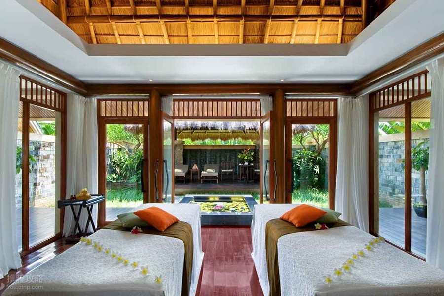 三亚亚龙湾金茂丽思卡尔顿酒店,三亚亚龙湾度假酒店对比