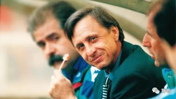 克鲁伊夫执教理念,克鲁伊夫的理论