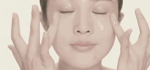 黑眼圈脂肪粒什么原因,眼部有细纹和黑眼圈的最简单方法