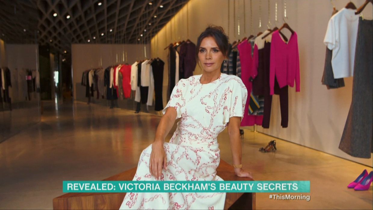 贝克汉姆老婆否认整容，2年前不是这么说的，外媒默默拿出照片