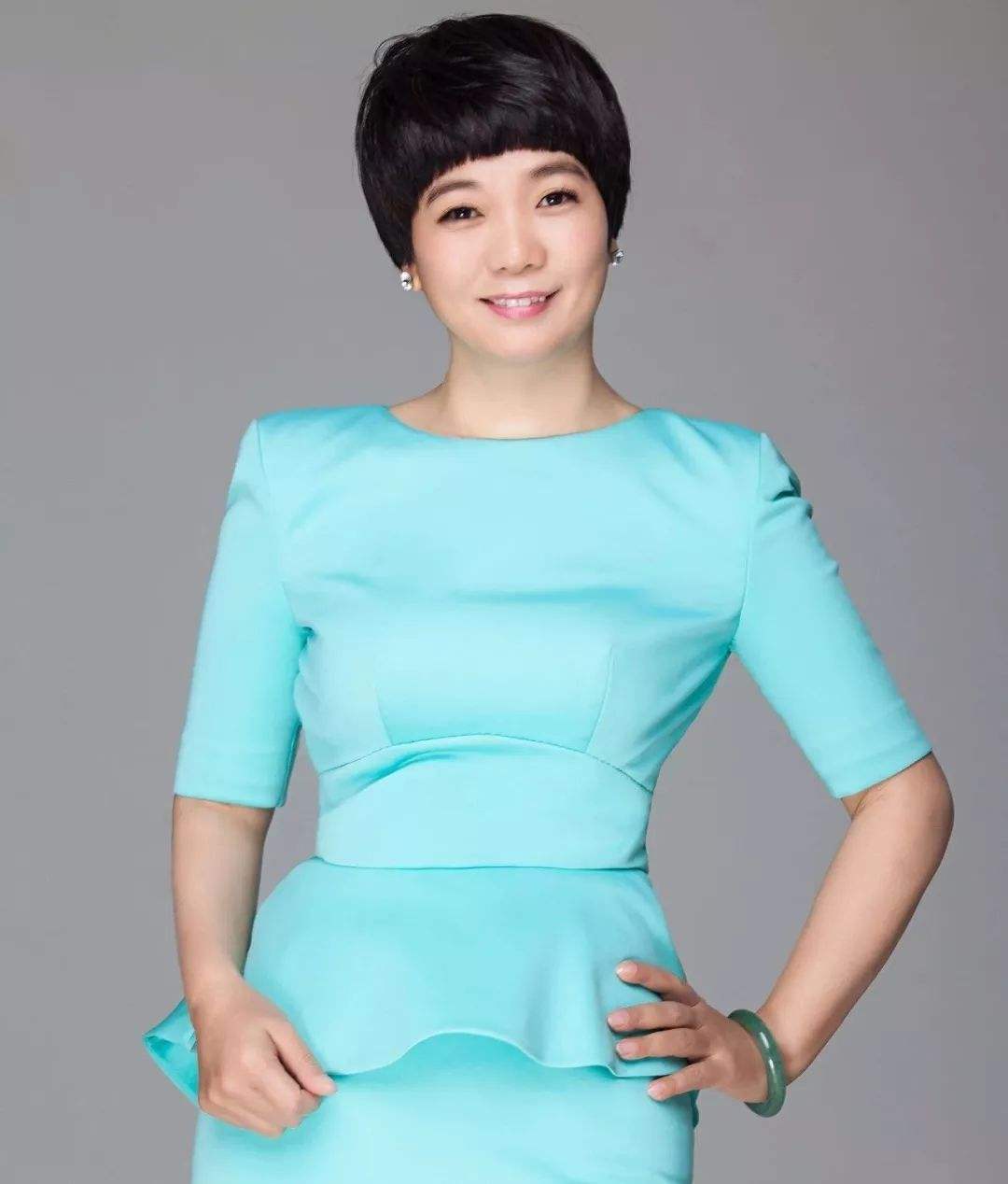 3岁被弃，20岁私奔，这位商界传奇女性，把缙云的光洒向全世界