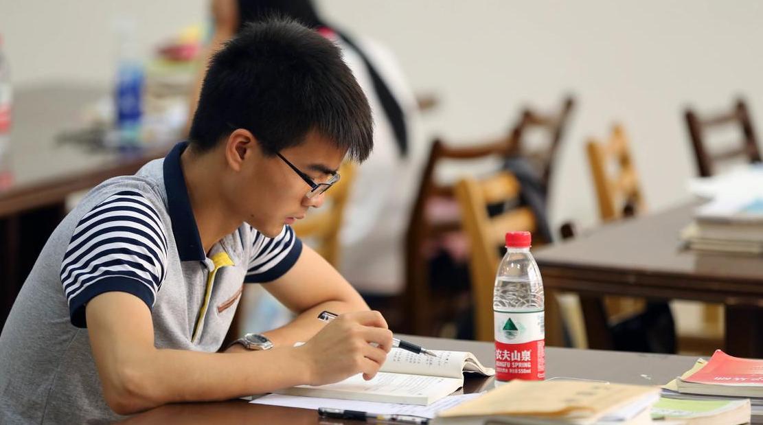 公职人员入狱，社保养老金都受影响，出狱后能领“养老金”吗？