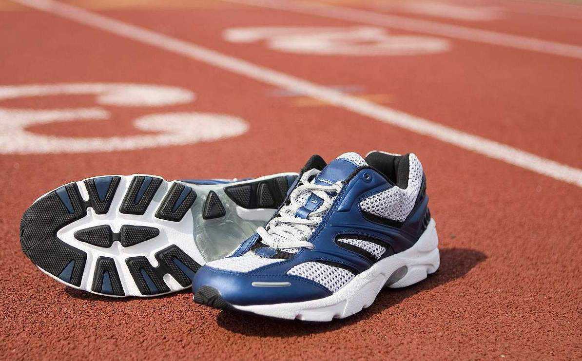 鞋子老有臭味怎么洗能去除,鞋子洗了还是有异味怎么除臭