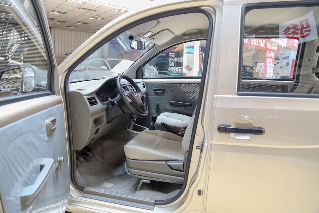 五菱荣光v真实降价,新款五菱荣光v降价多少钱