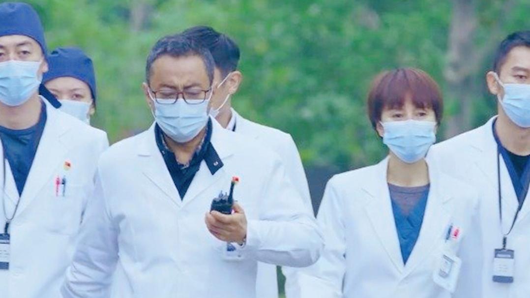 张涵予和钟南山照片,张涵予钟南山