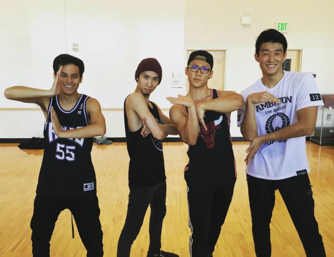 从白斩鸡到8块腹肌金刚身,从八块腹肌到一块肥肉