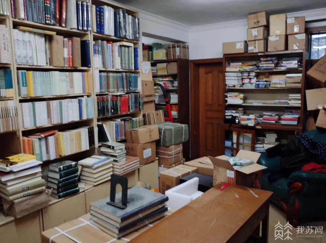 消逝、维持、坚守：南京特价书店探访