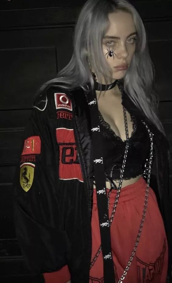 我太太太难了！项链戴在脖子上还做错了？