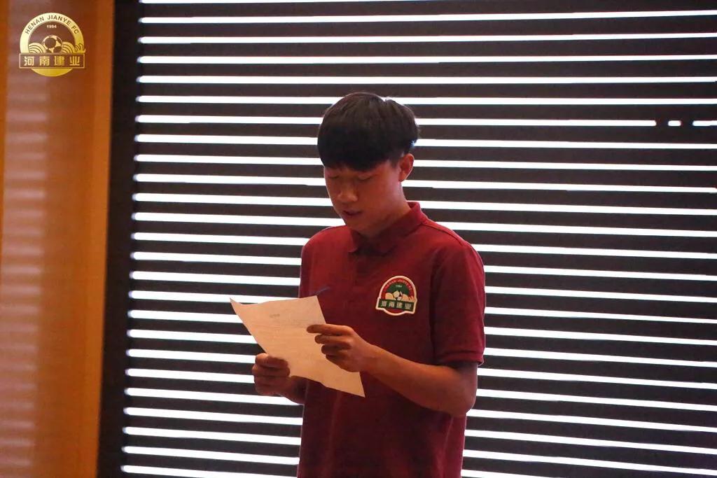 河南建业韩东事件,韩东君发飙现场