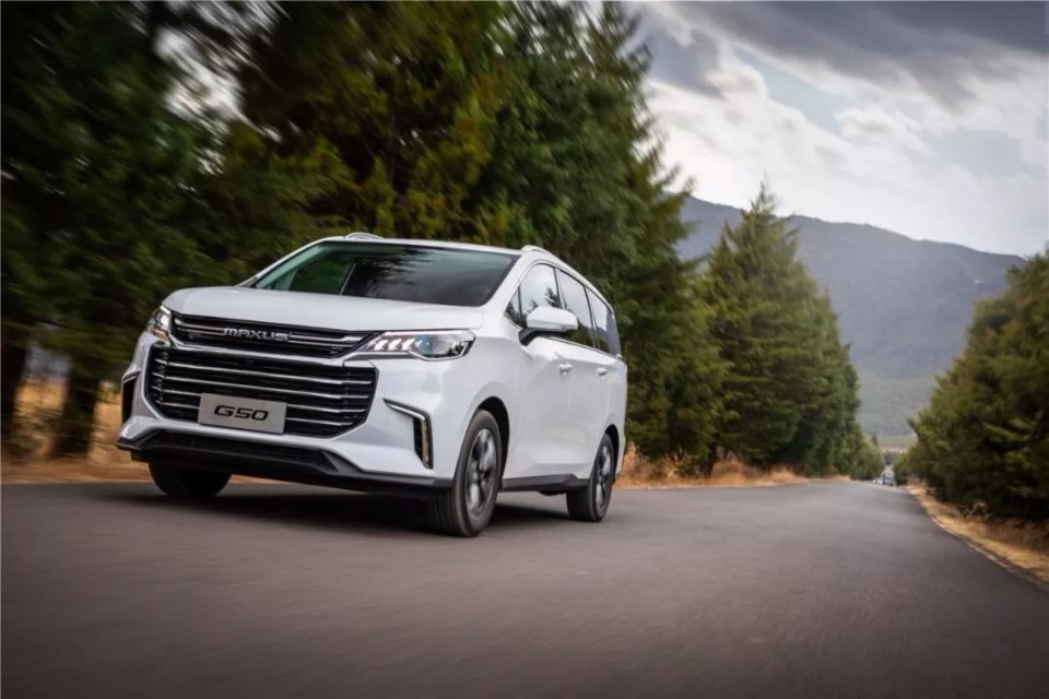 带着全家人一起房车自驾游,大通g50手动挡低配试驾视频