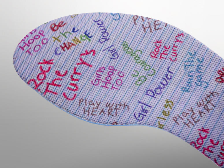 库里为小女孩推出女款签名鞋回信太暖心他真的是优质偶像