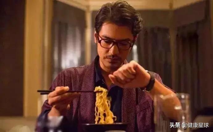 方便面到底是不是垃圾食品呢,爱吃的方便面真的是垃圾食品吗