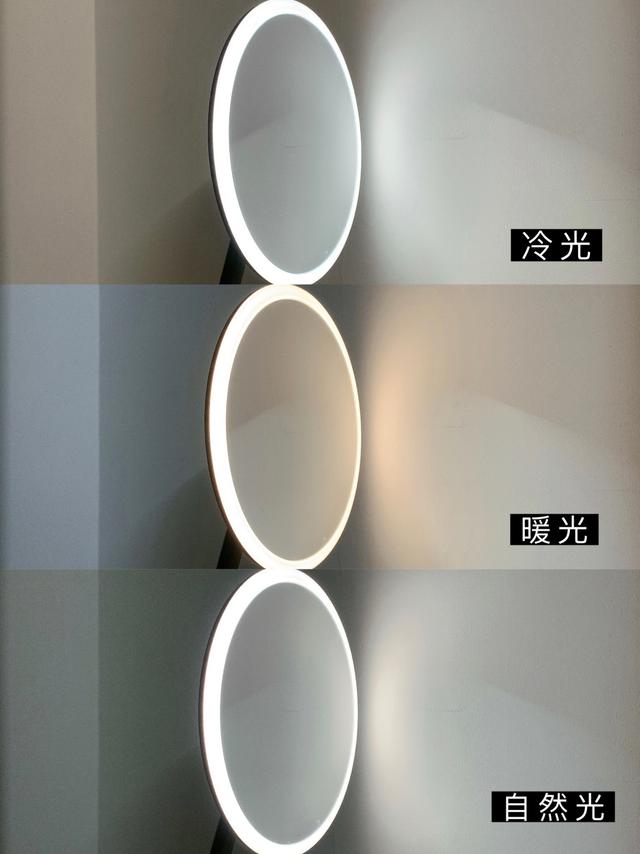 化完妆屋里看着跟外边看着不一样,在屋里化完妆一到外面就起皮卡粉