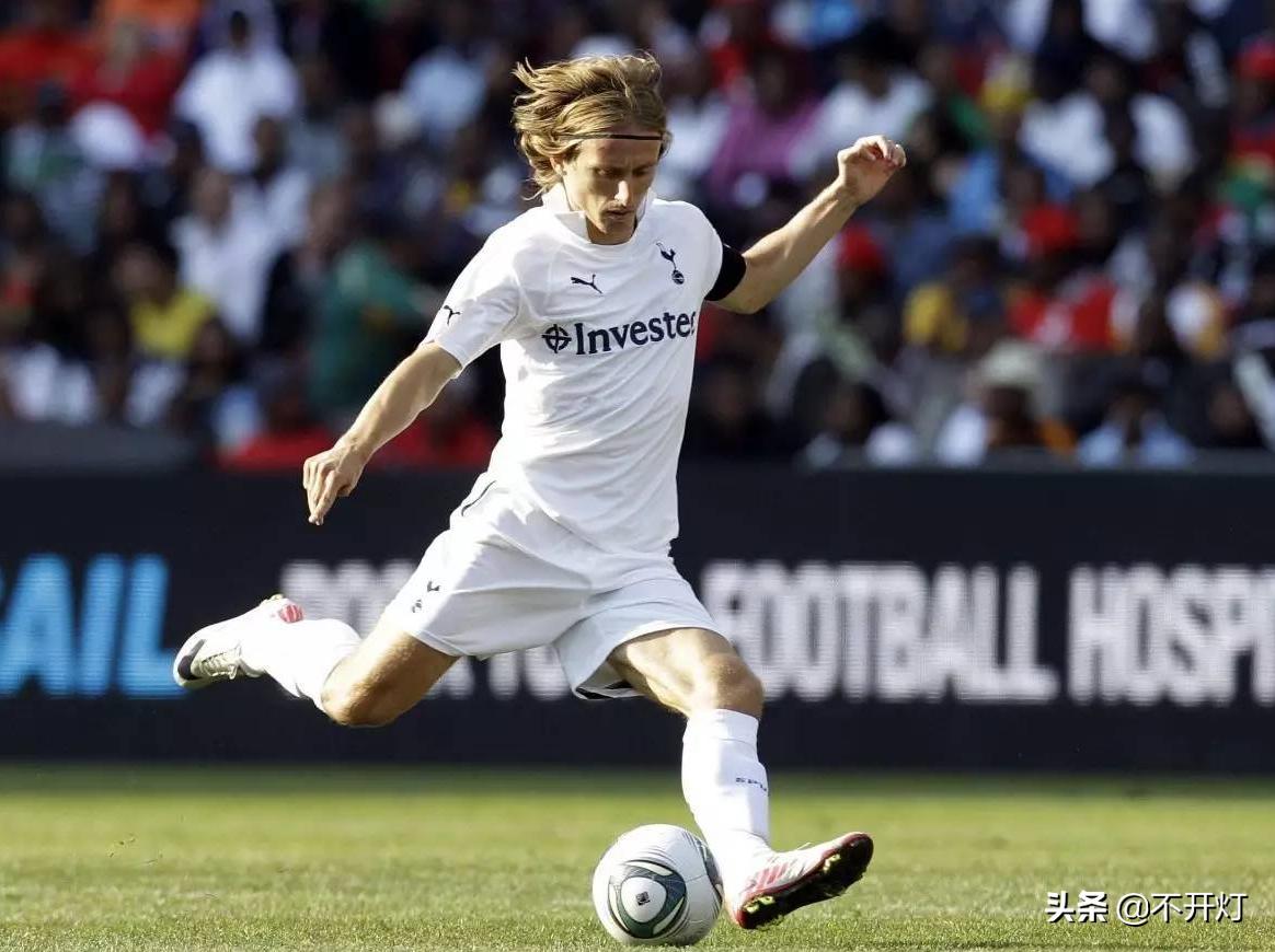 莫德里奇精彩足球瞬间,16岁足球老将与小将莫德里奇