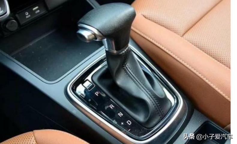 从p挡挂到d挡费劲,从d挡挂入l挡需要踩刹车吗