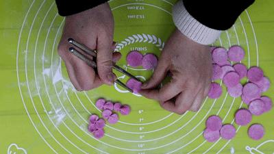 五颜六色的果蔬面 (白彩色果蔬面)