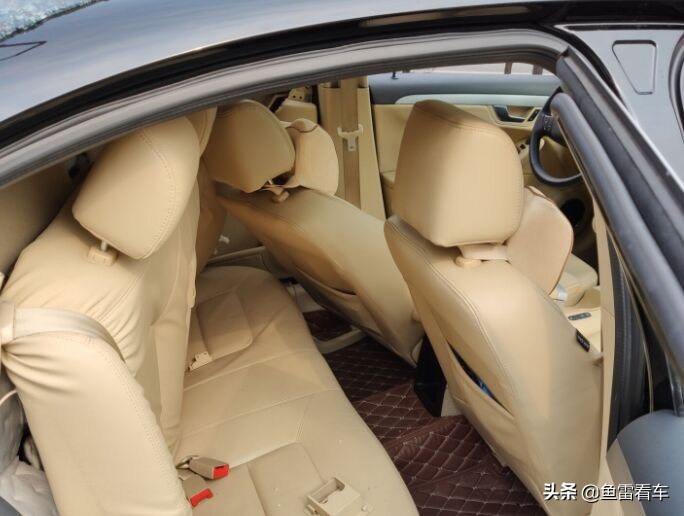 瑞麒g5碰撞25%,奇瑞瑞麒g5120公里时速碰撞