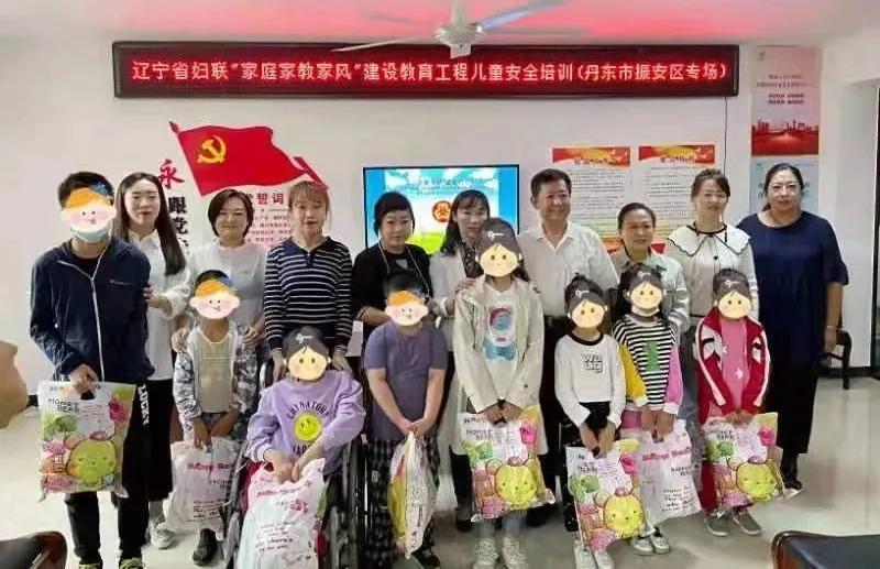 妇联执委帮扶困境儿童活动总结,妇联关爱贫困儿童慰问活动