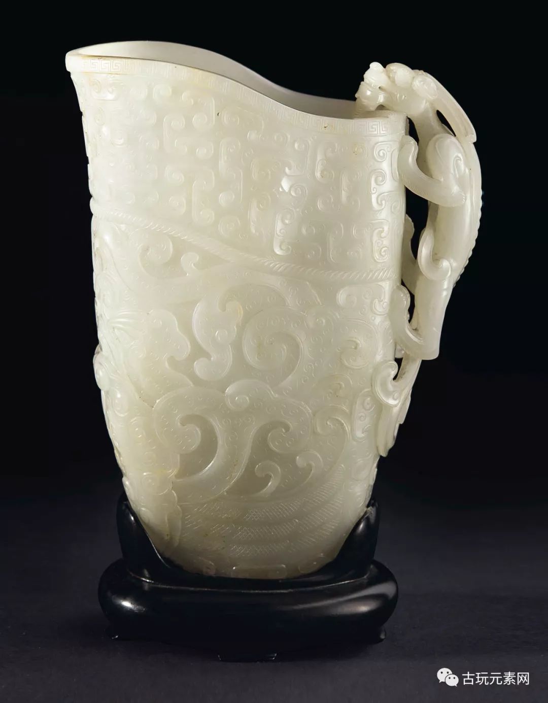 纽约苏富比总成交约1.2亿乾隆青白玉双鱼洗近2000万人民币成交