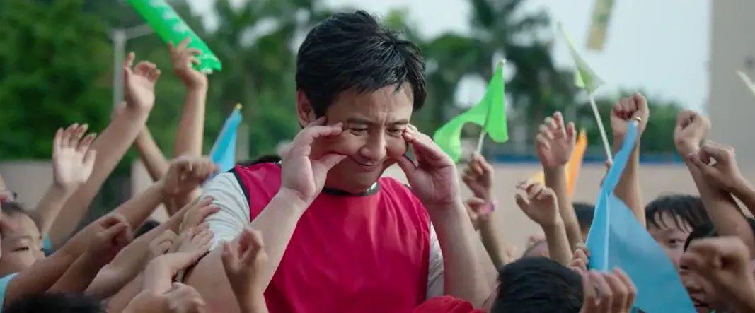 影后扮少女被群嘲，第一次当导演却演哭整个电影院