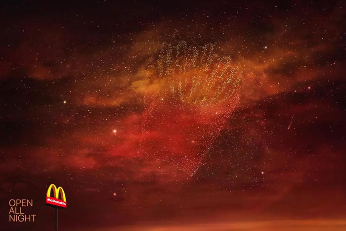 麦当劳的创意海报是什么,麦当劳星空海报又火了