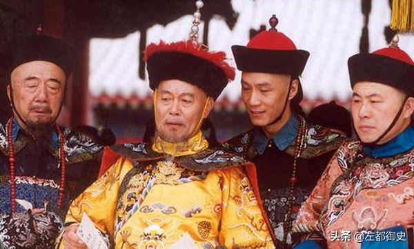 正红旗旗主当着乾隆的面教训和珅,和珅真的怕旗主吗