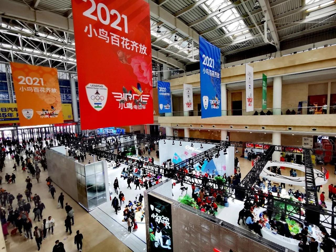 小鸟电动车和雅迪电动车哪个好,小鸟电动车和速派奇电动车哪个好