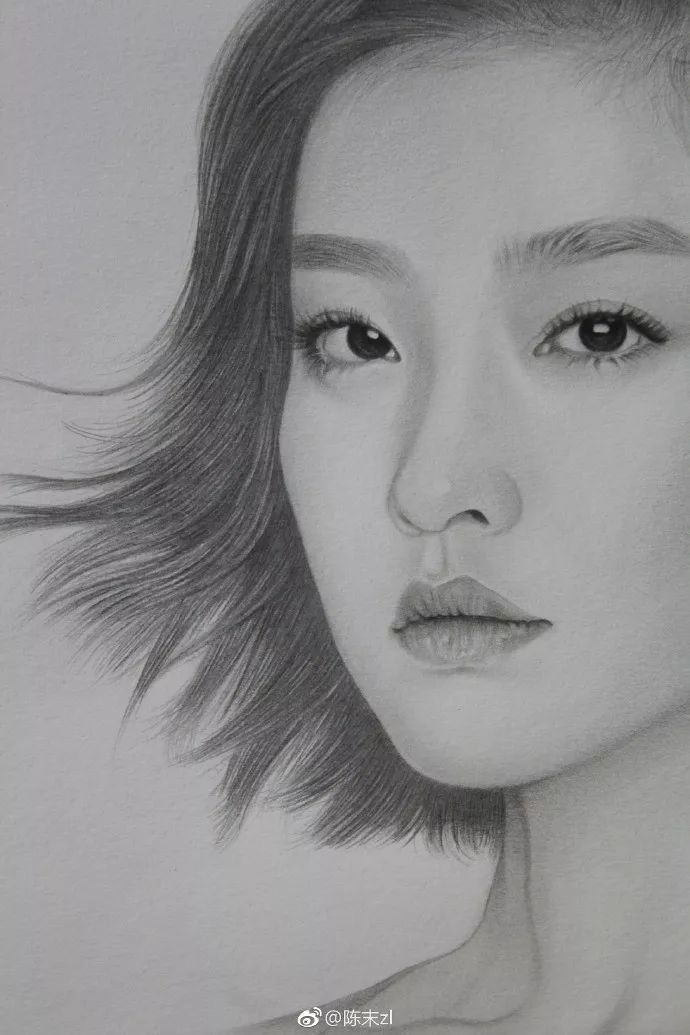 大学没毕业，95后妹纸用一支铅笔就撩到了范冰冰！这...