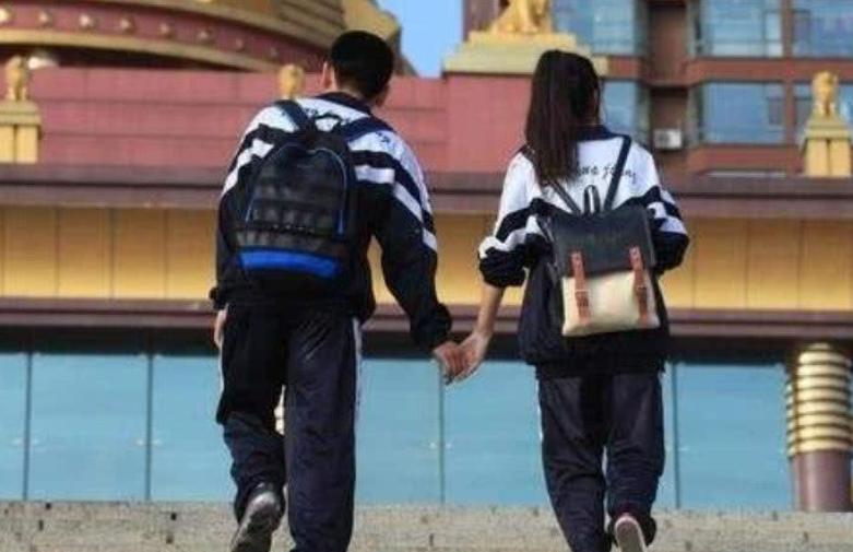 给班里矮的女生起外号奇葩称呼,给班里男生取一个可爱外号