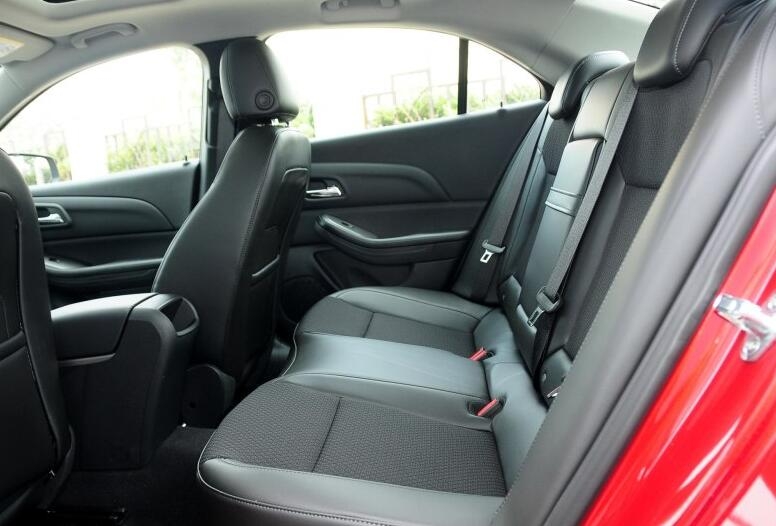 空间最大的10多万的轿车,15万公里的迈锐宝值得买吗