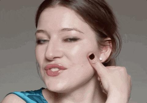 让法令纹和眼袋彻底消失的动作,法令纹怎么消除最快动作