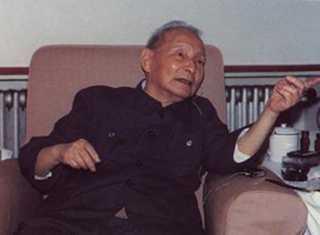 *云陈**作为“*共中**八老”之一，贡献仅次于*小平邓**，为何少有报道？