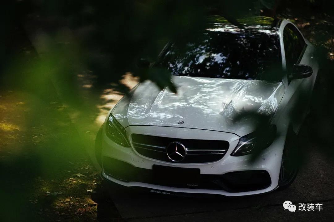 奔驰c63s四门声浪,奔驰c63暗夜特别版四门高燃视频