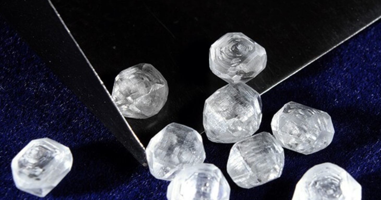 天然钻石和人工培育钻石的区别,一颗钻石恒久远卖多少钱