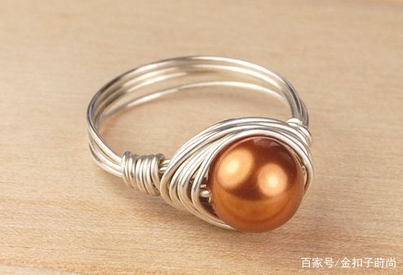 时尚之不可思议，有一种假珍珠抢走了真珍珠的半壁江山