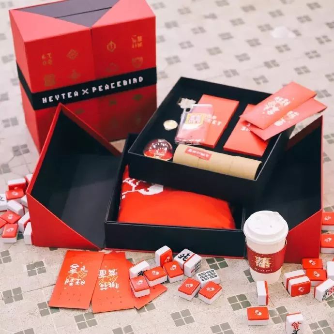 服装人要哭了！年利润4亿、估值90亿的喜茶竟然跨界服装行业？