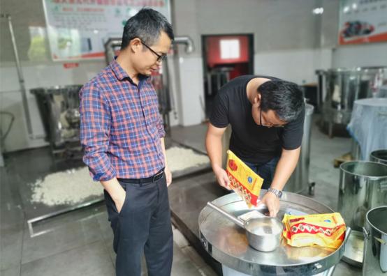 自酿白酒100斤粮食放多少酒曲,尝试用不同酒曲发酵同一批粮食