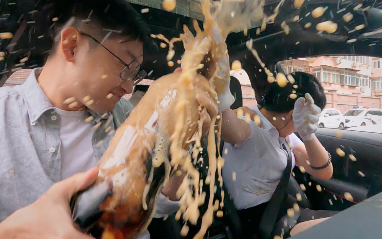 丰田双擎混动开不坏,2022丰田雷凌双擎1.8he-cvt进取版