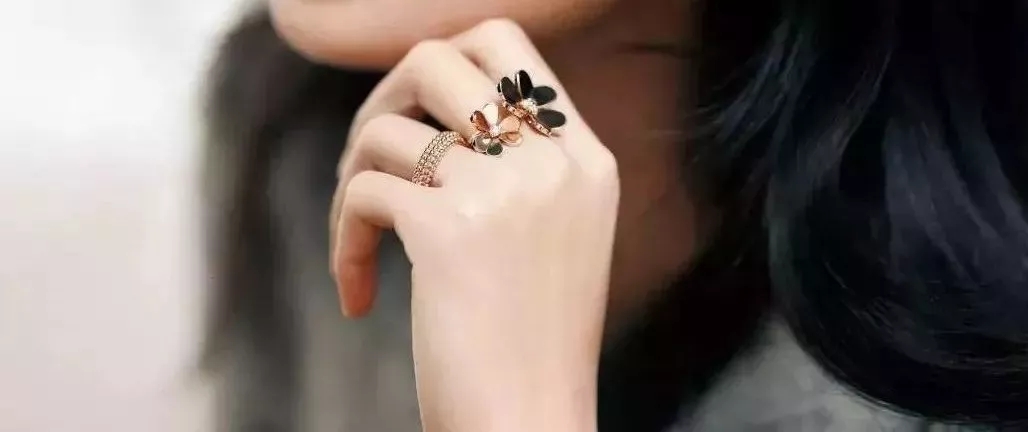 戒指戴法男各个手指的含义图解,戒指的戴法大全女生左手无名指