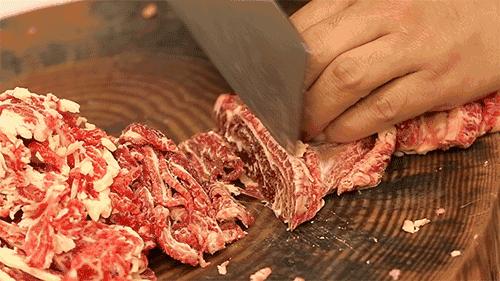 切菜板刚买回来要怎样做,刚买的切菜板需要做哪些