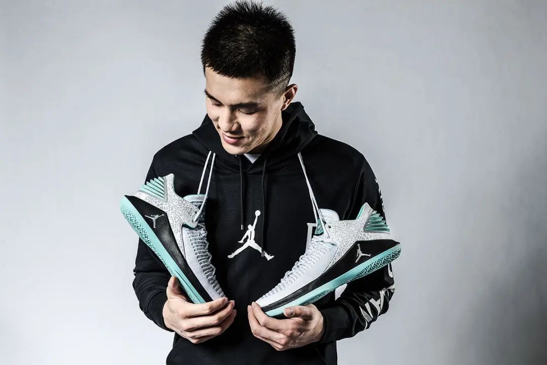 郭艾伦现在穿什么球鞋,郭艾伦最新球鞋