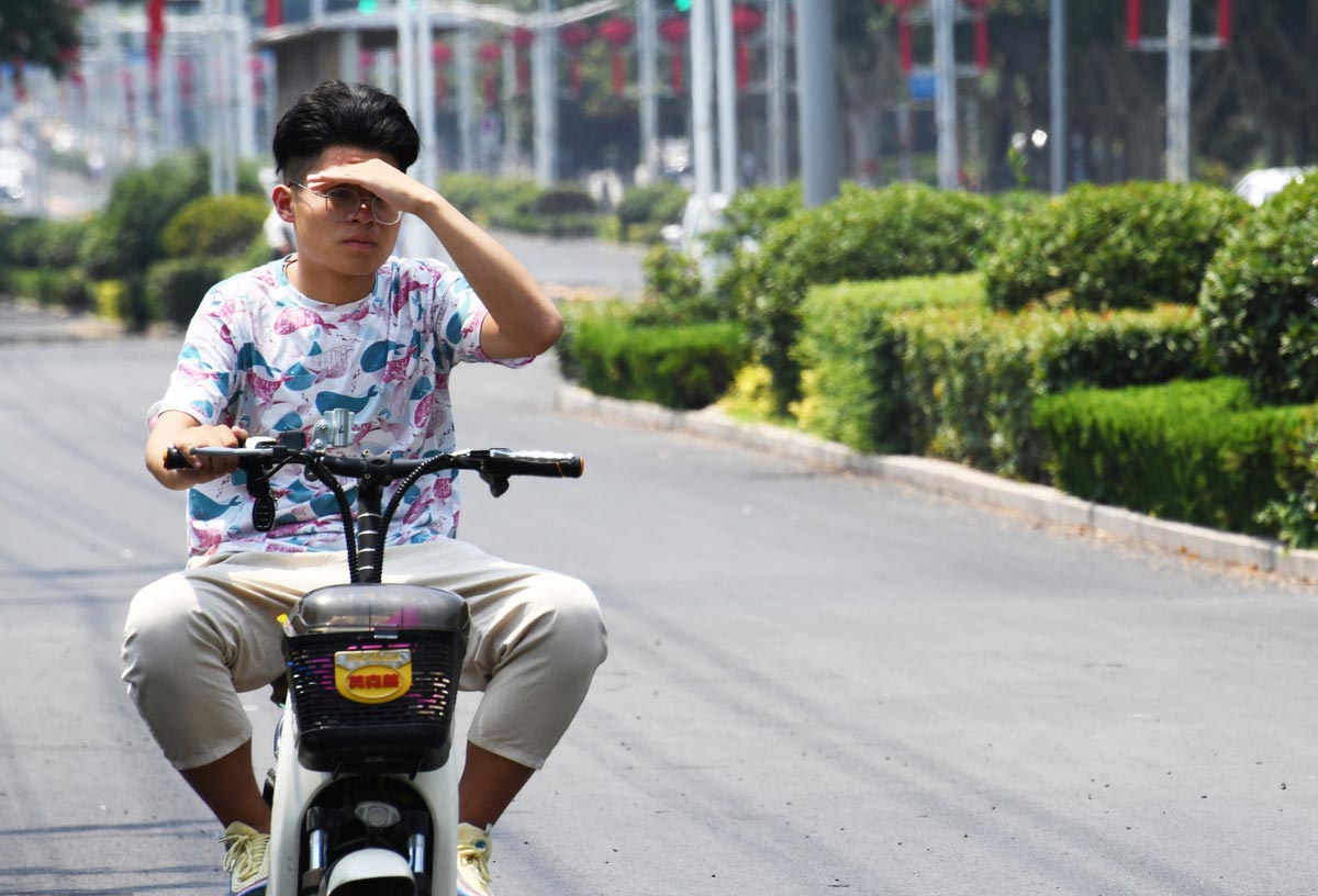 年轻人白头发或是亚健康的信号？抓住八大原因，缓解“少年白”