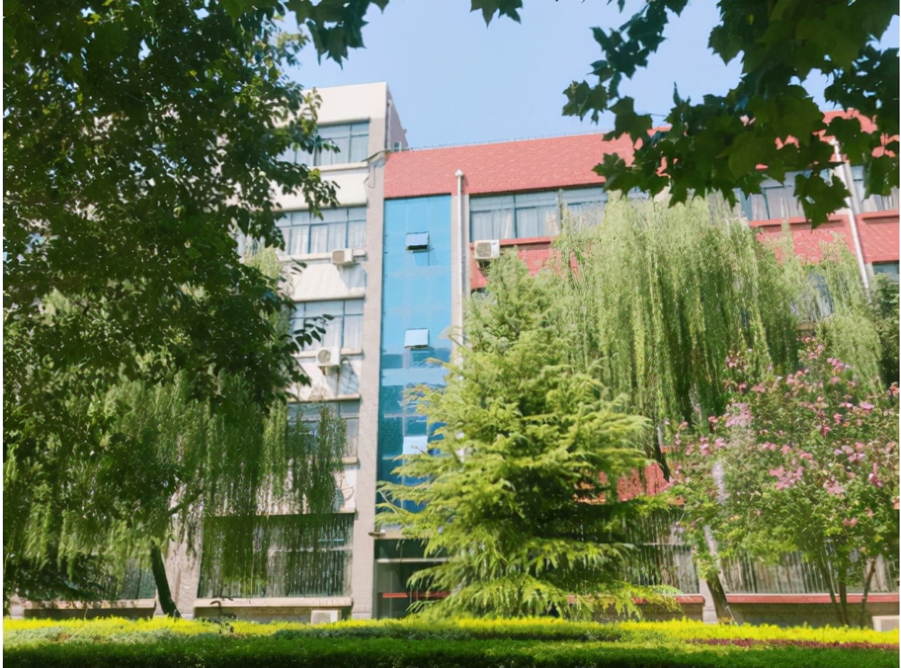 制药生物国家特色，政治法律教育创新——石家庄学院