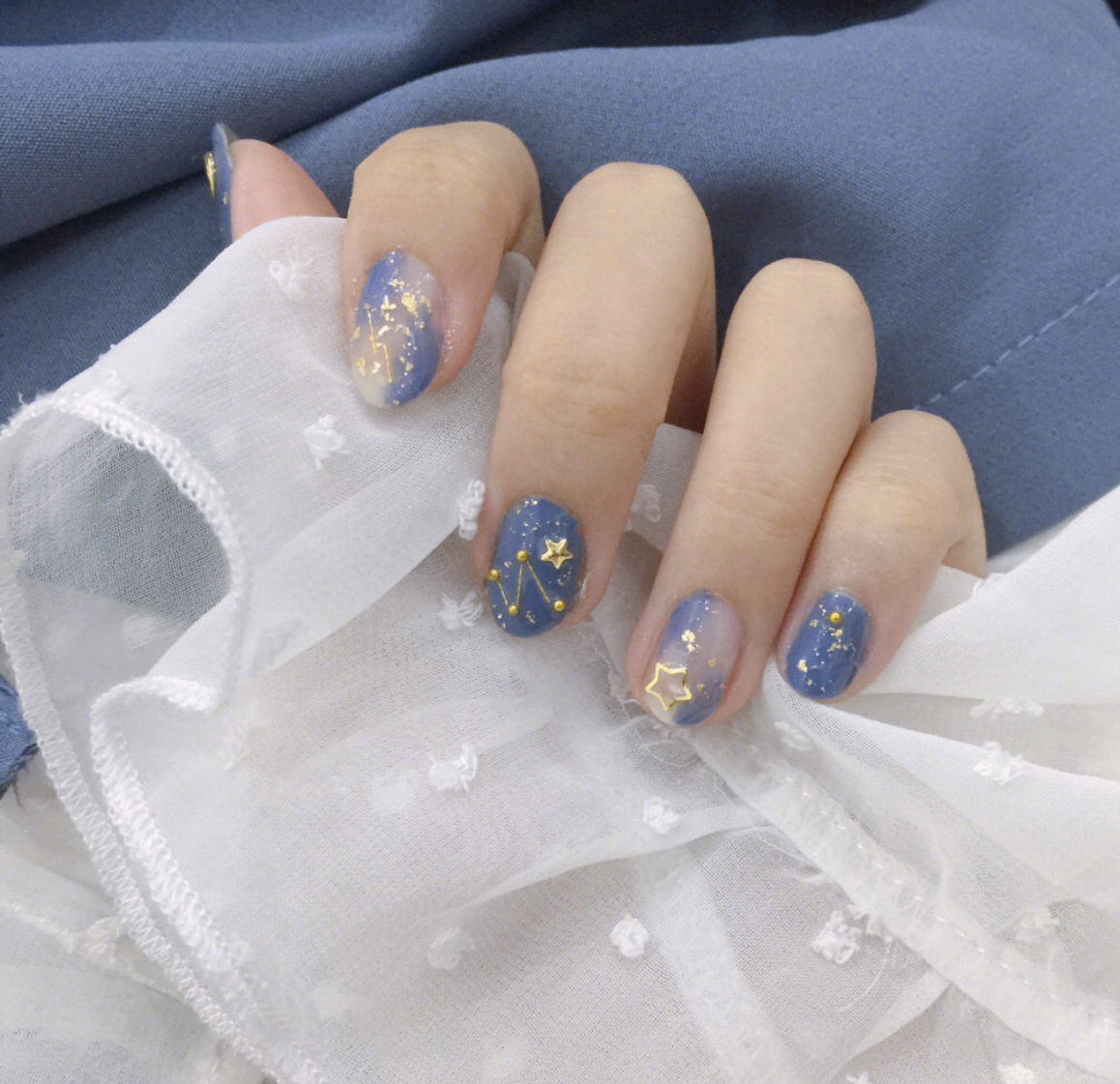 简单晕染美甲教程腮红黄皮,美甲网红款红色日系晕染