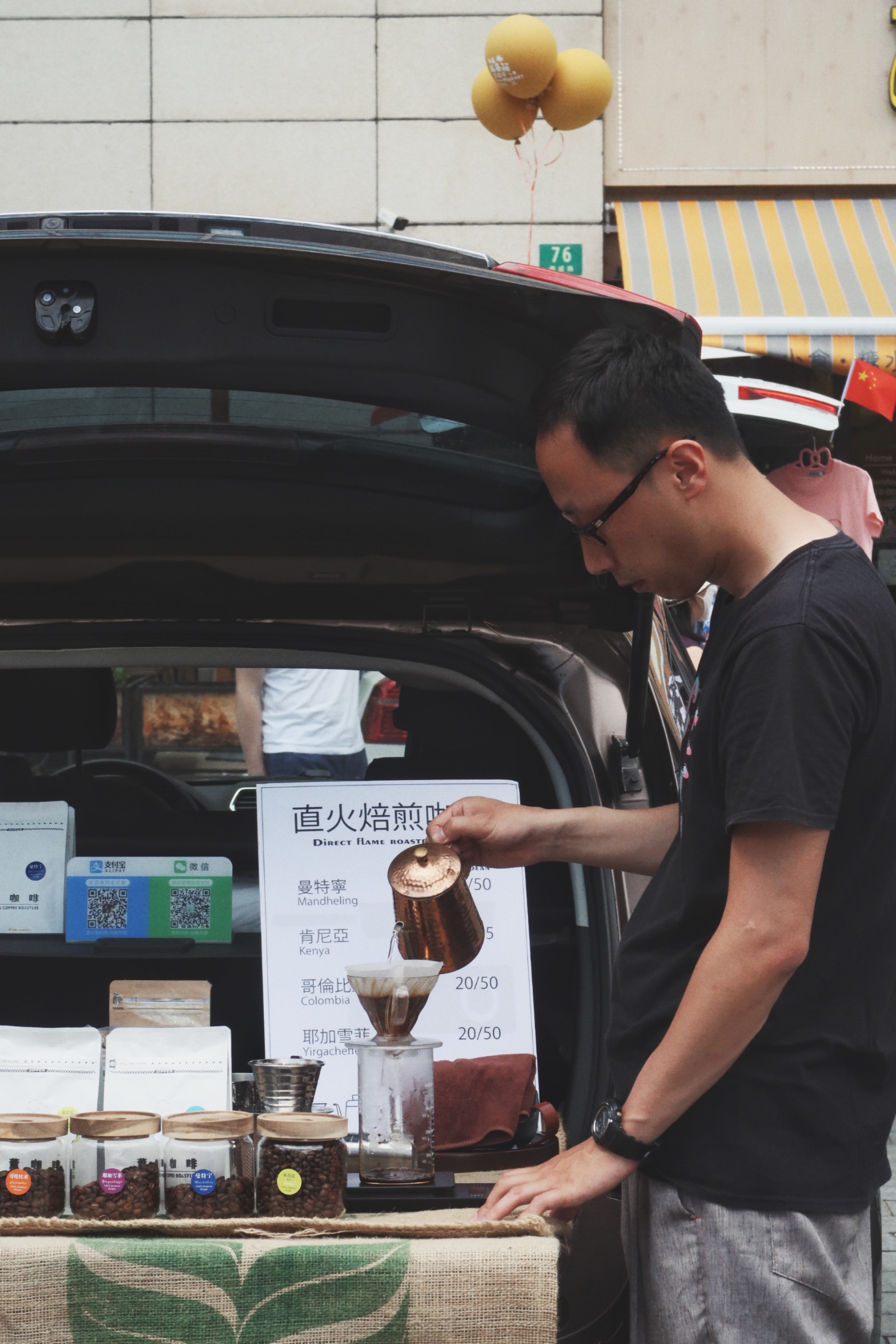 摆摊卖咖啡一边旅行,摆摊卖咖啡要有几种咖啡